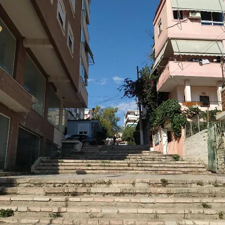 May Apartments ساراندا